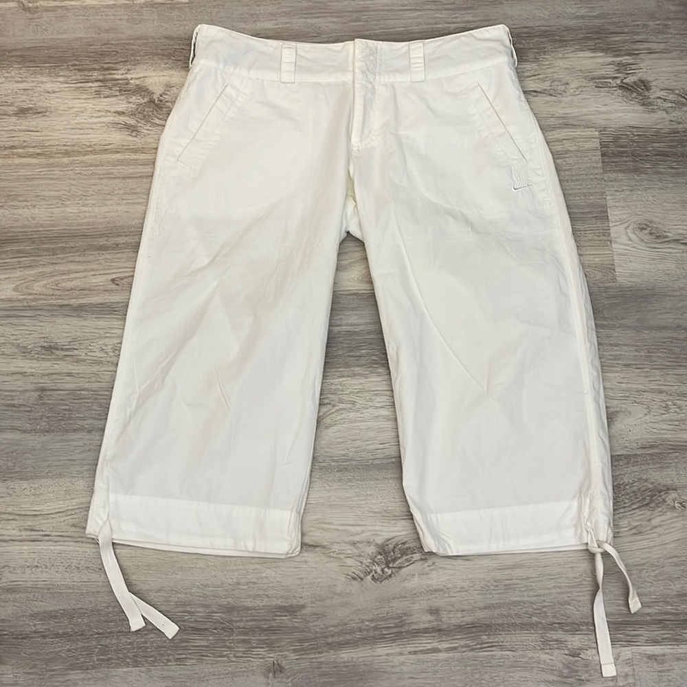 Nike- Women’s 100% Cotton Cropped pants, LOW RISE, M